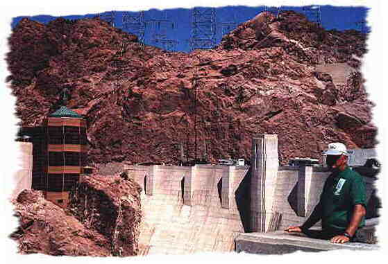 hovrdam2.jpg (29090 bytes)