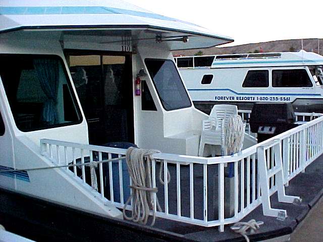 Houseboat vacations on Lake Shasta, Lake Mohave and the California